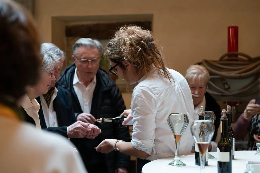 Dégustation des vinaigres artisanaux au Domaine de l'Airial