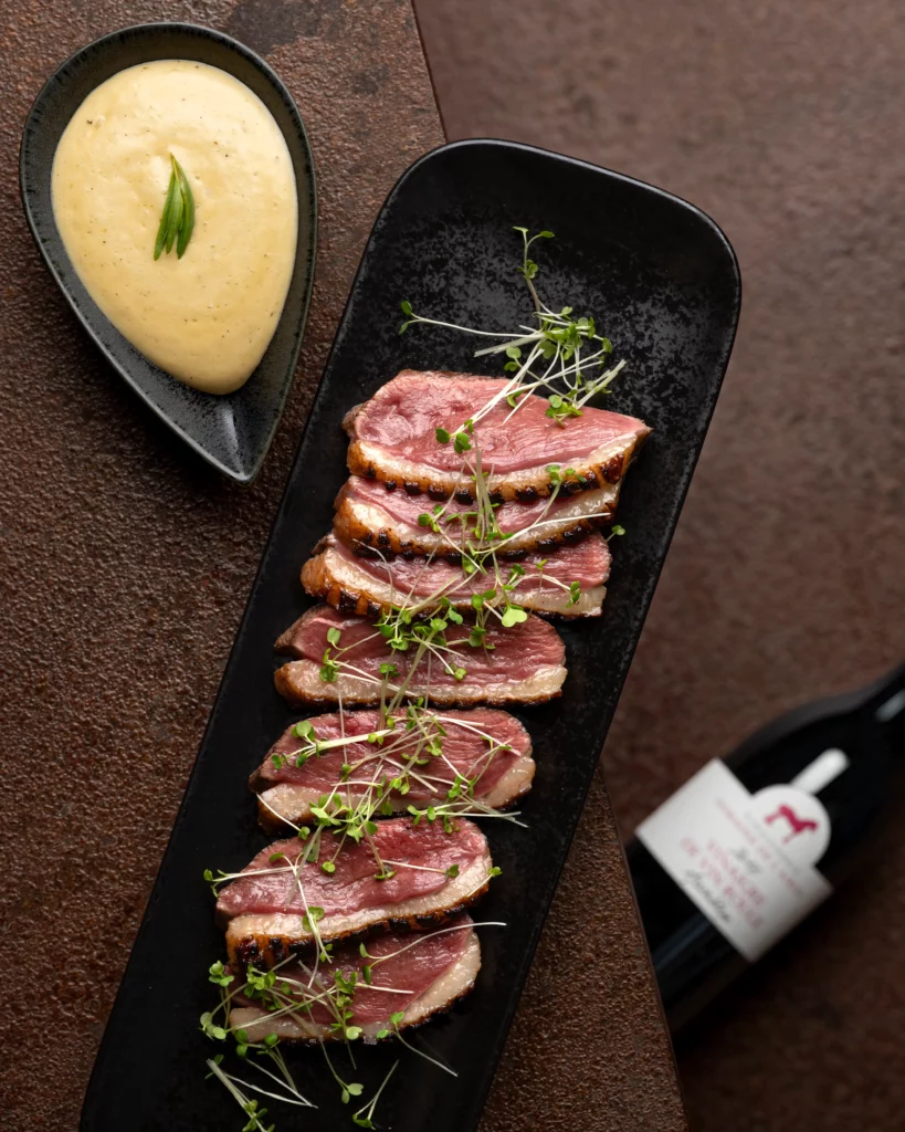 Magret de canard déglacé au vinaigre de vin rouge